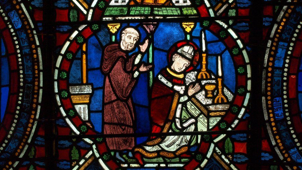 Thomas Becket praying at the Altar