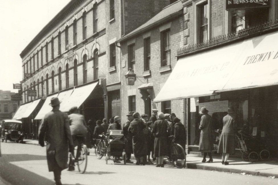 John Lewis Watford store closure 'incredibly sad for our town' BBC News