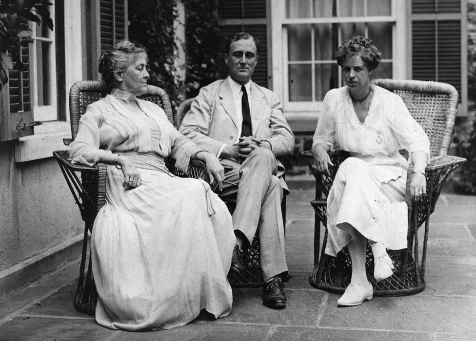 Franklin Delano Roosevelt with his wife and mother in 1920