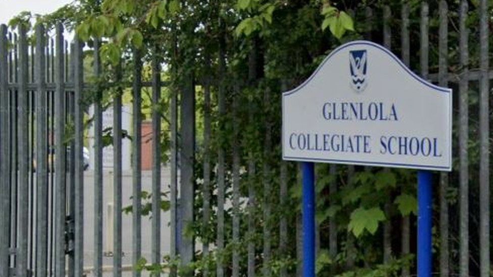 Glenlola school sign