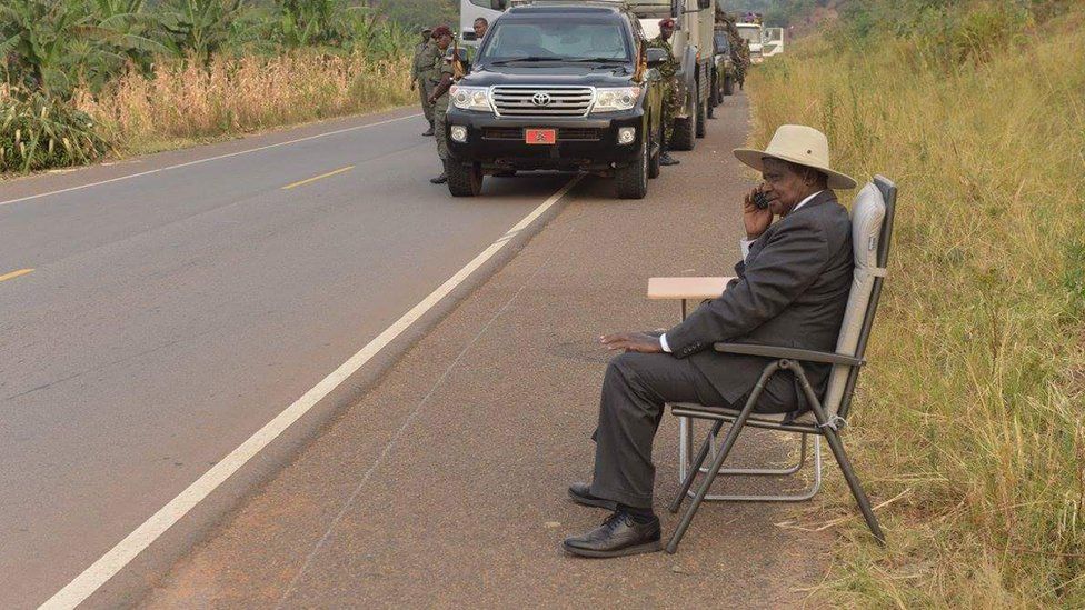 Uganda's Yoweri Museveni's Roadside Call Gets Twitter Users Guessing ...