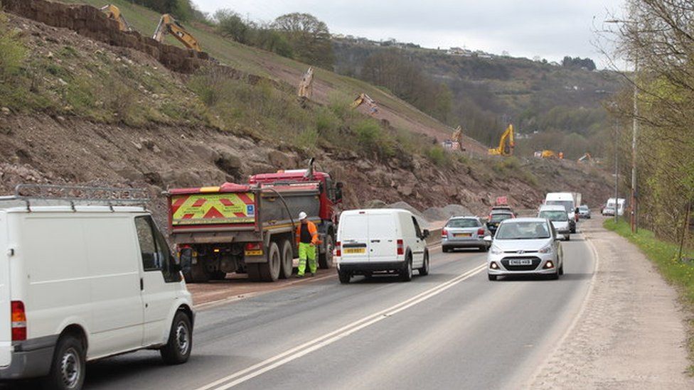 Roadworks on the Heads of the Valleys road