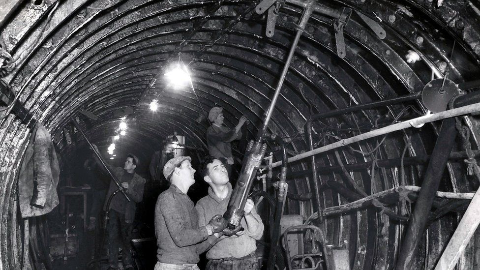 Clyde Tunnel Unseen photos revealed on 60th anniversary BBC News