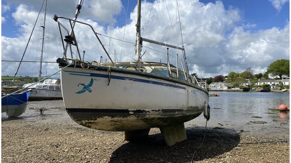 Sailing boat in poor condition