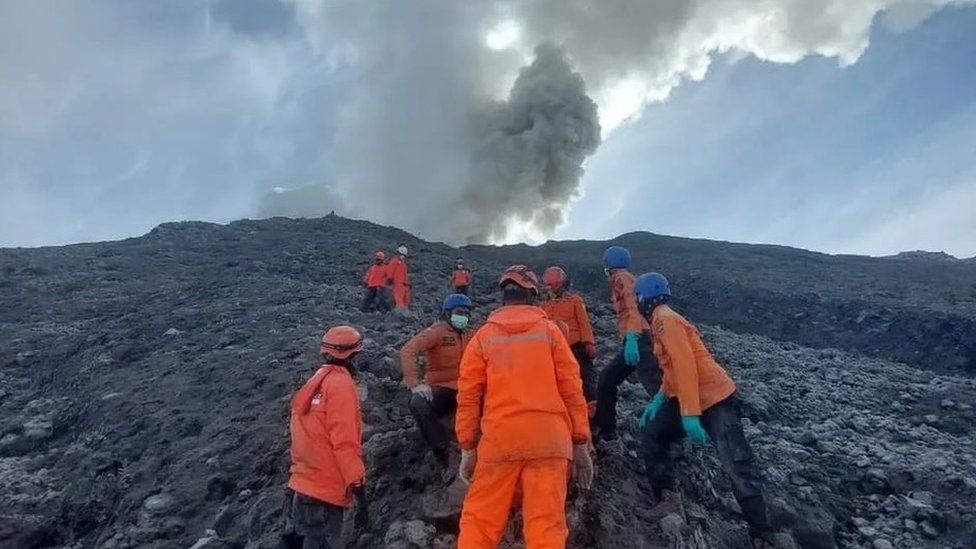 Mount Marapi search and rescue