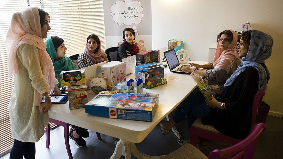 Iranian women in workplace