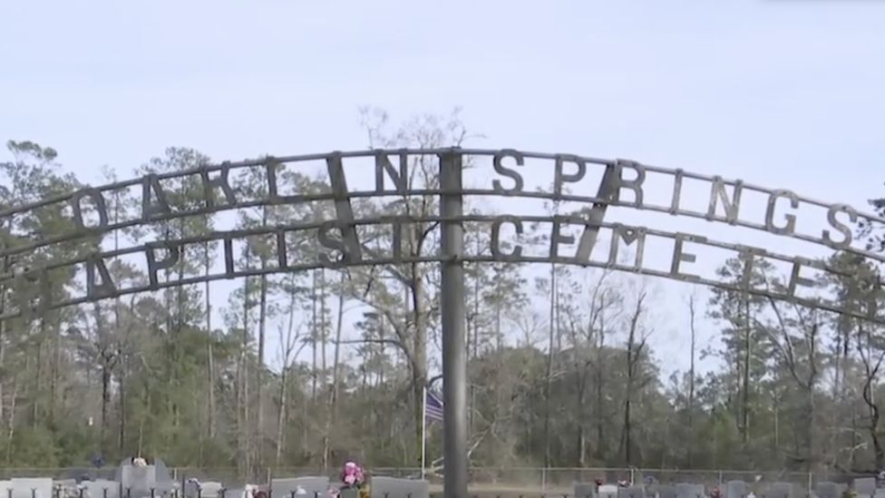 Кладбище Оклин-Спринг существует с 1950-х годов, когда расовая дискриминация была законной