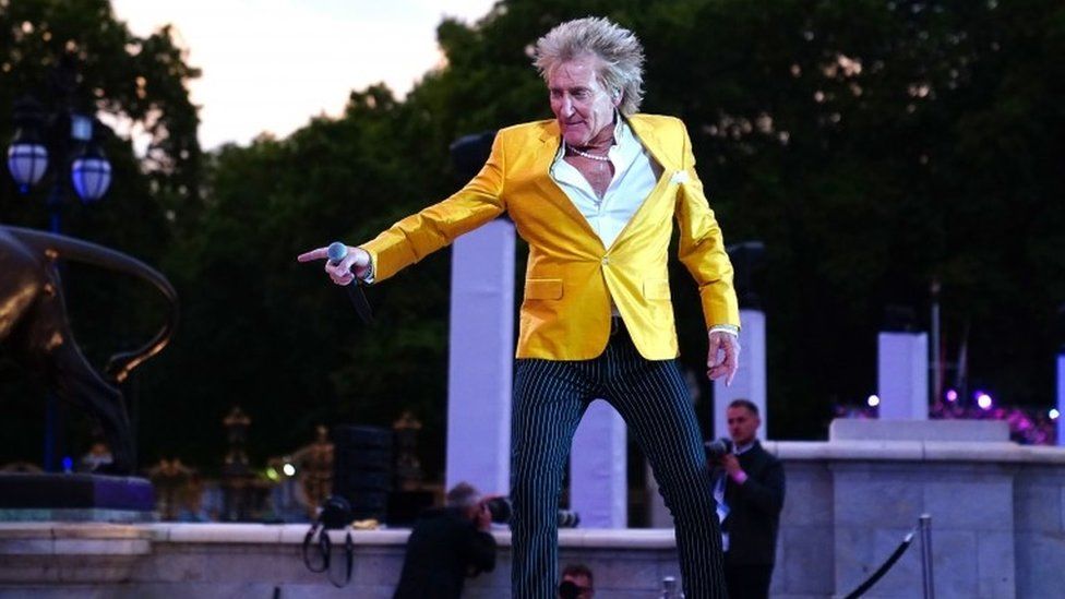 Rod Stewart performing during the Platinum Party at the Palace staged in front of Buckingham Palace