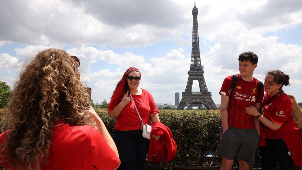 Liverpool fans in front of the Eiffel Tower