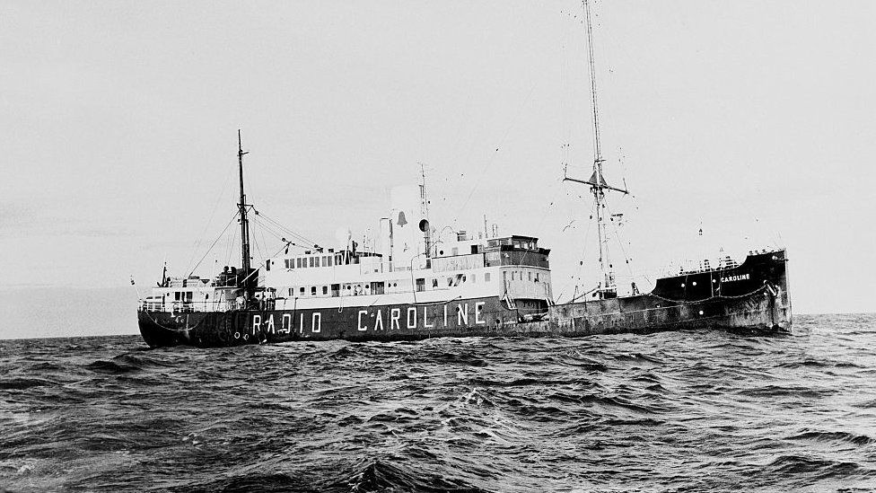 Founder of Radio Caroline Ronan O'Rahilly dies aged 79 - BBC News