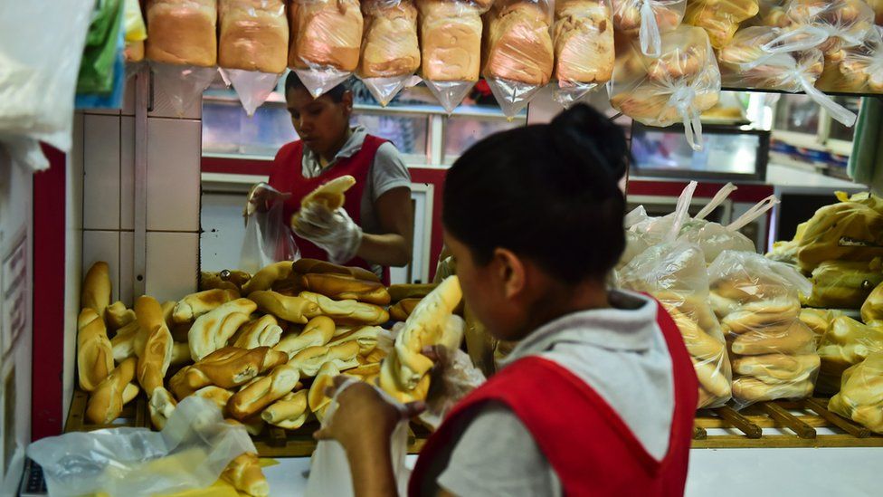 Bread for sale at a bakery in Caracas, on September 14, 2016.