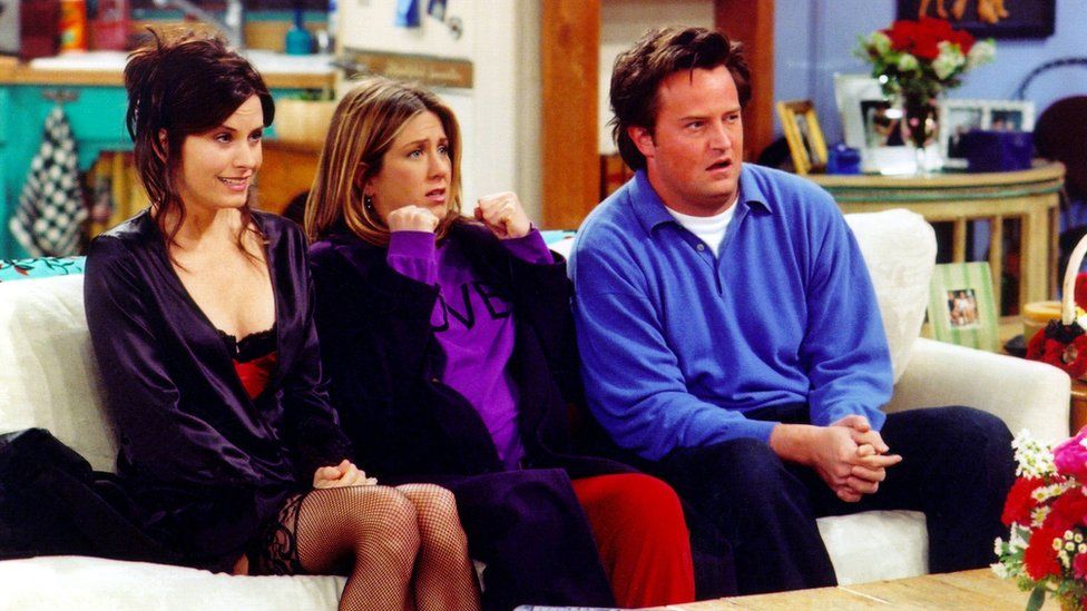 Courteney Cox, Jennifer Aniston and Matthew Perry in a scene from Friends