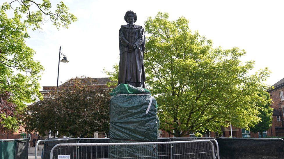 Statue of Margaret Thatcher in Grantham