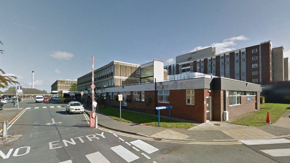 Darlington maternity 'dysfunctional' elements 'must improve' BBC News