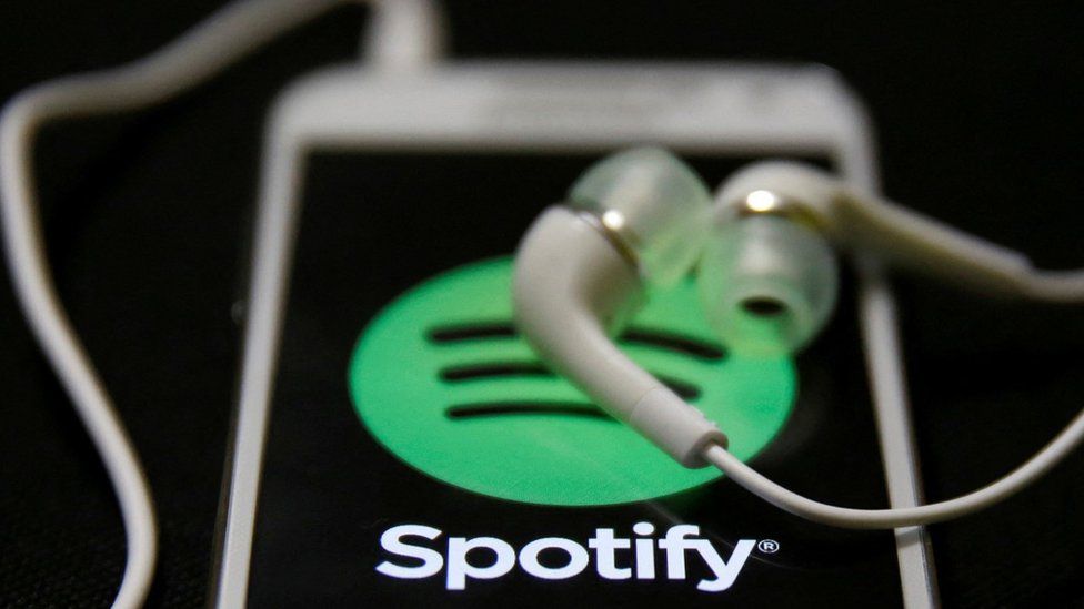 Spotify turns up volume to make record profits - BBC News