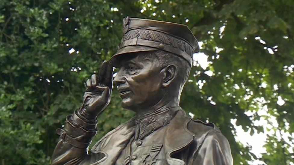 General Wladyslaw Sikorski statue Newark