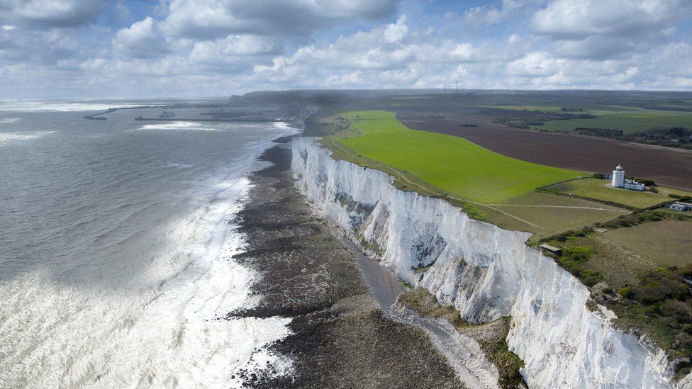 Dame Vera Lynn white cliffs of Dover campaign hits £1m BBC News