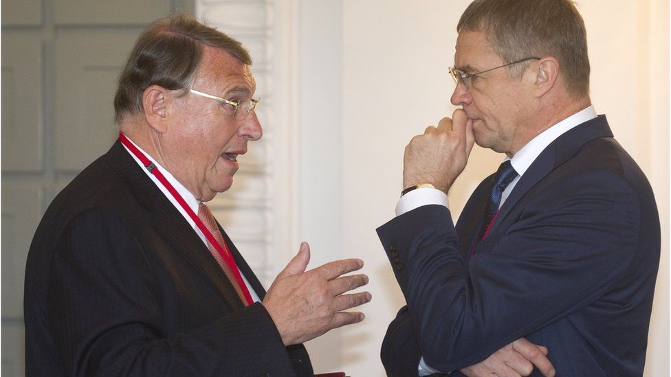 Klaus Mangold with Alexander Medvedev in Hanover (July 19, 2011)