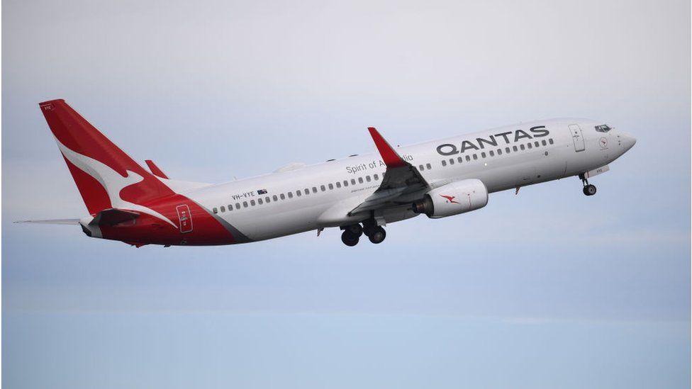 Самолет Qantas в небе