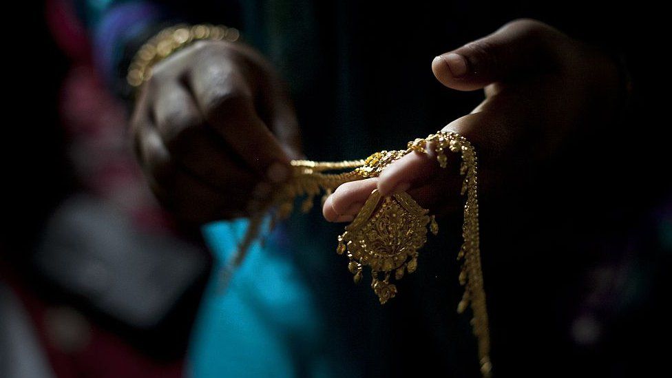 Gold wedding jewellery in Bangladesh