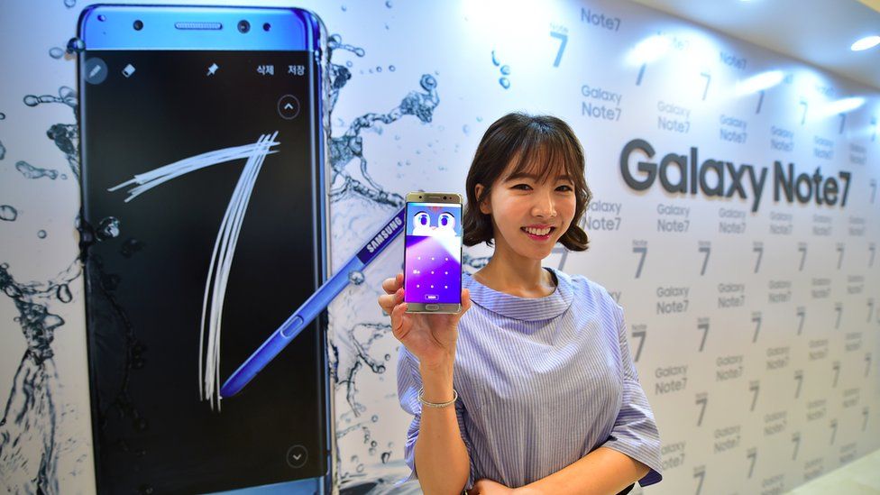 Samsung recalls Note 7 flagship over batteries - BBC News