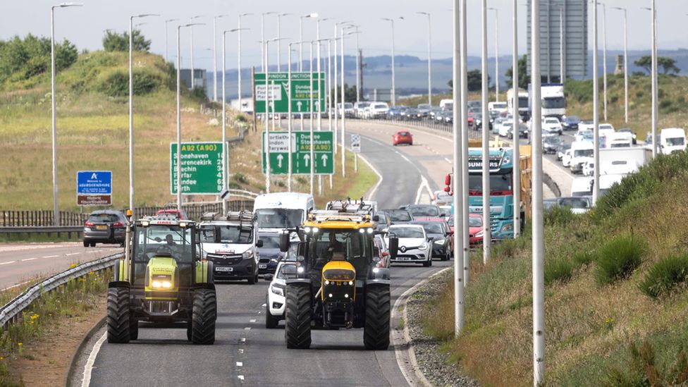 Traffic heading into Aberdeen