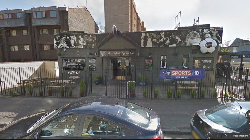 Man punched in face seriously injured in Edinburgh pub BBC News