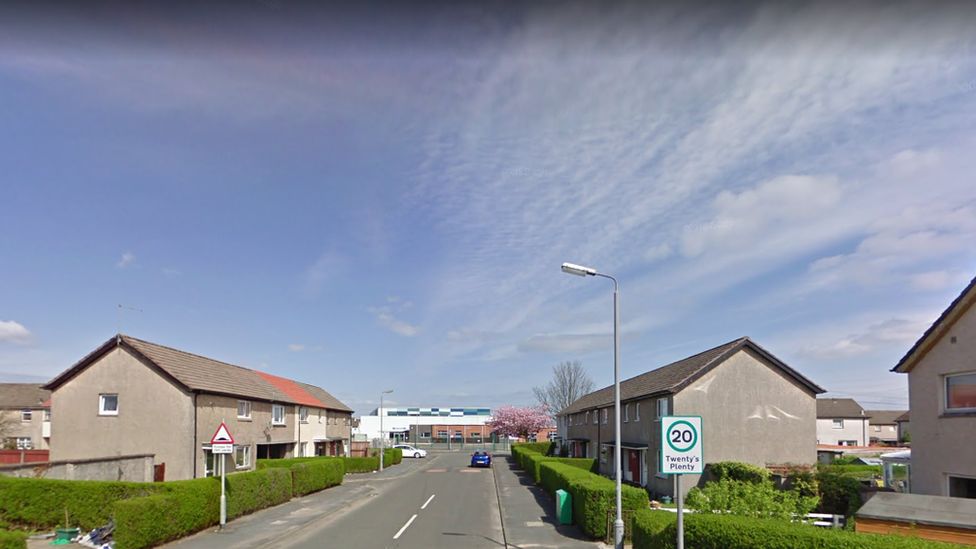 Pedestrian, 84, dies after being hit by van in Linwood BBC News