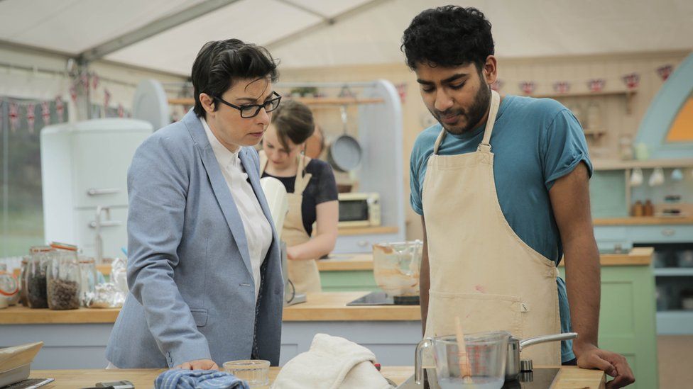 Who's in the Bake Off semifinal? BBC Newsround