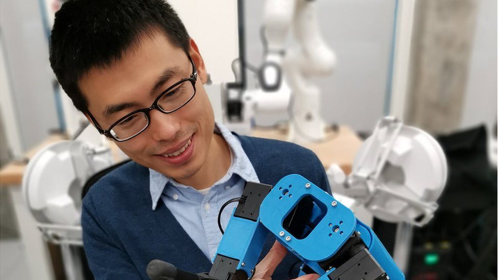 Alex Li is the Head of the Advanced Robotics Lab, University of Edinburgh