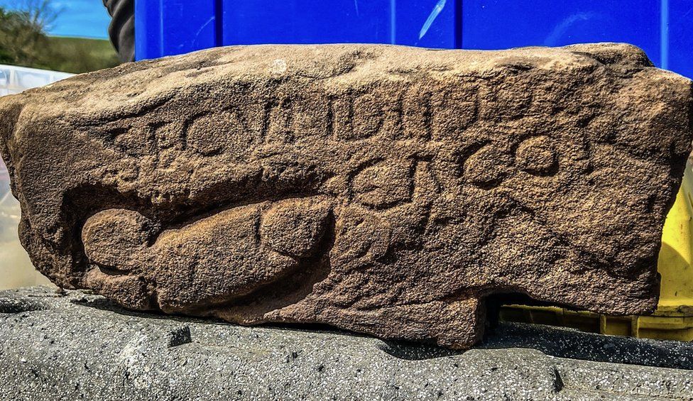 Lewd Roman insult found on stone near Hadrian's Wall - BBC News
