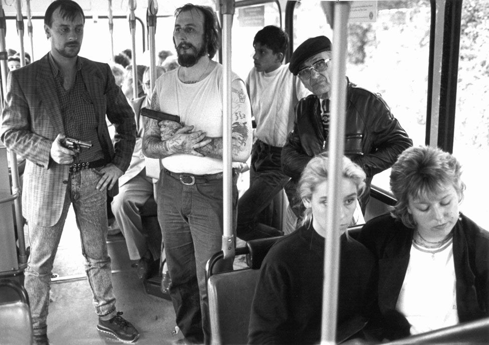 Dieter Degowski (left) and Udo Roebel with hostages on the bus they seized in Bremen