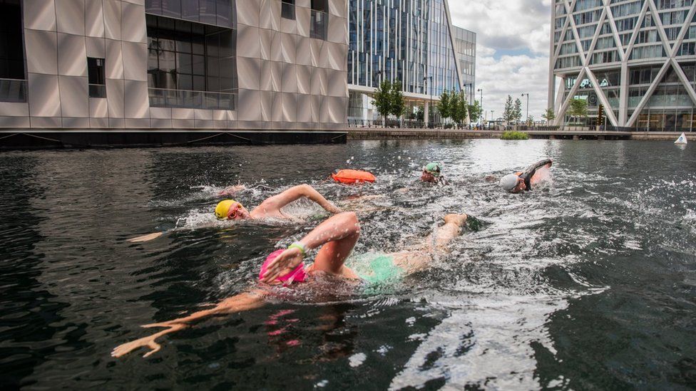 Swimmers in Canary Wharf