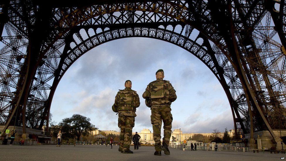 Two very different weekends in Paris - BBC News