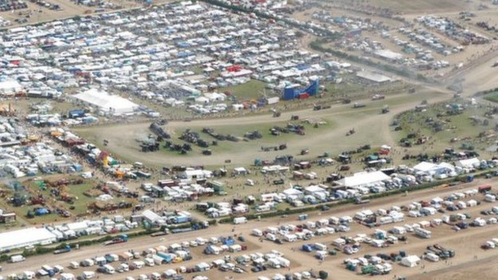 Thousands attend Great Dorset Steam Fair BBC News