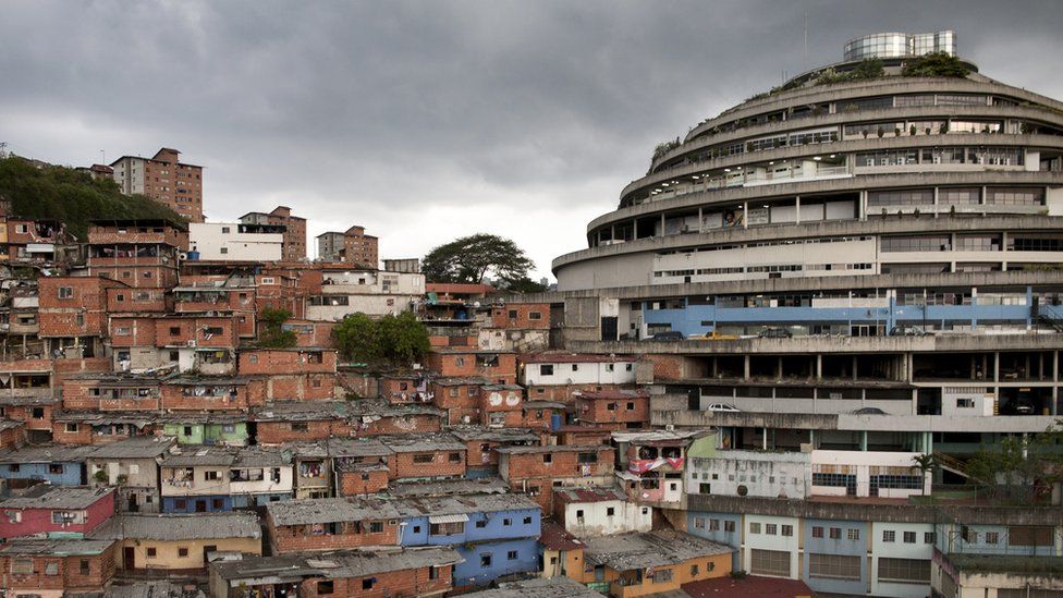 FANB - Venezuela, Crisis economica - Página 8 _96981494_photopietropaolini_terraform2012