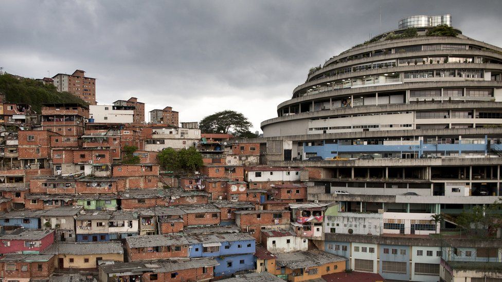 InclusionSocial - Venezuela, Crisis economica - Página 8 _96981494_photopietropaolini_terraform2012