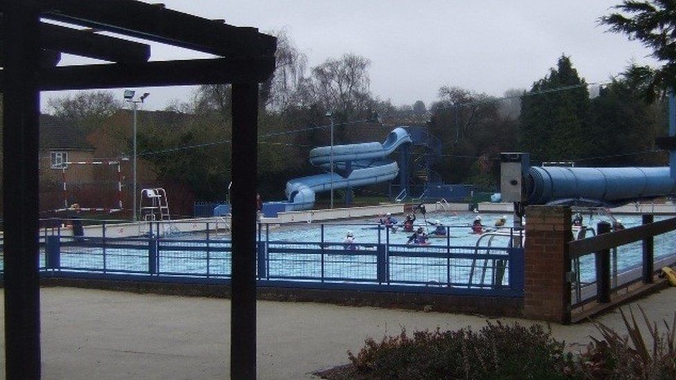 woodgreen outdoor pool