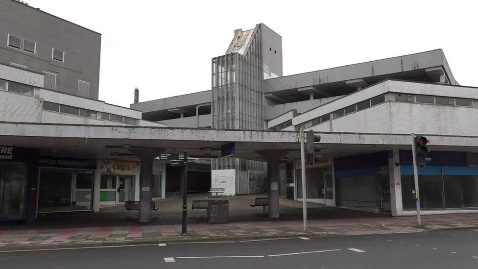 Paignton Crossways shopping centre demolition begins BBC News