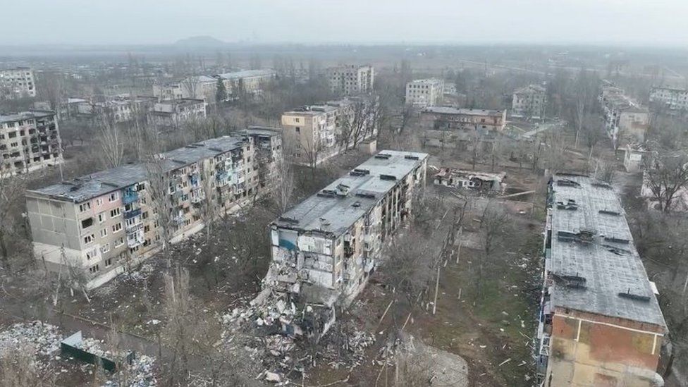 Damaged buildings in Vuhledar, eastern Ukraine. Photo: January 2023