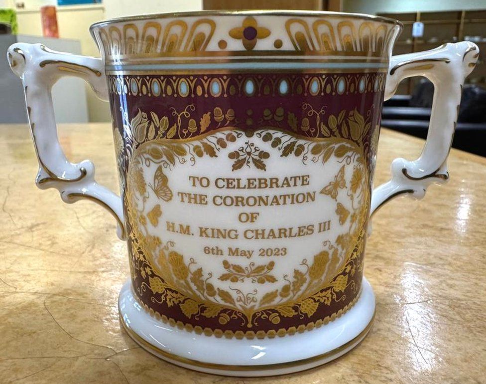 King's coronation Royal Crown Derby reveals collection BBC News