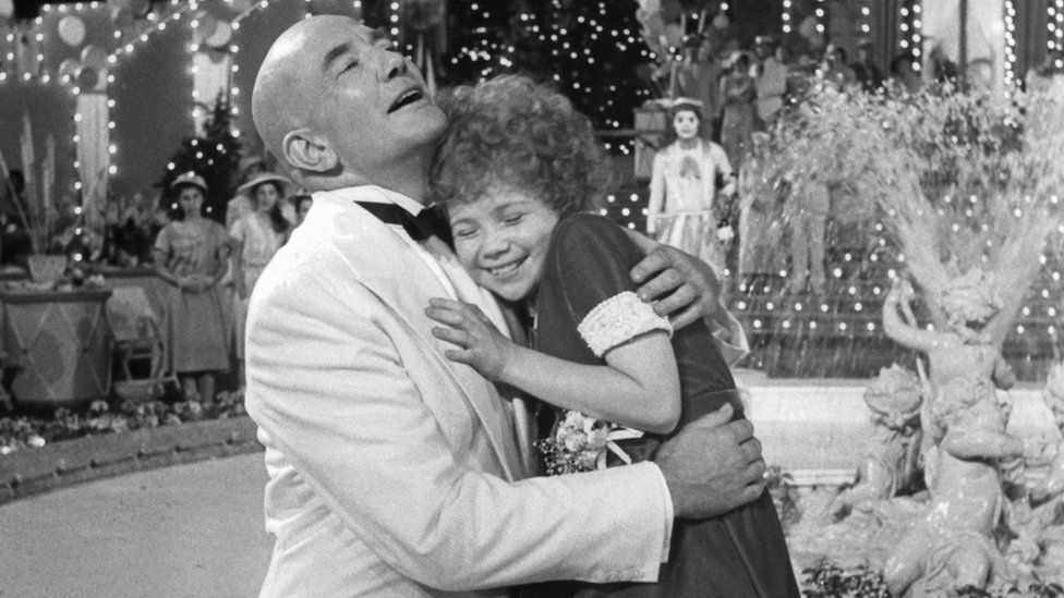 Martin Charnin Annie Musical Writer Dies Aged 84 c News