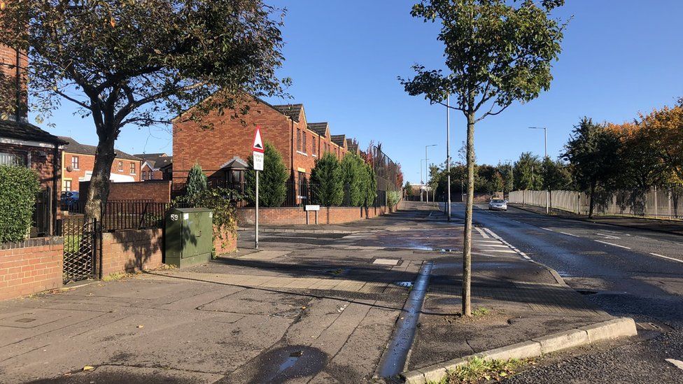 Belfast: Man charged with attempted murder after boy stabbed - BBC News