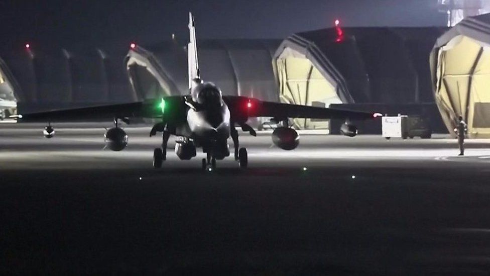 Plane prepares to leave Cyprus base