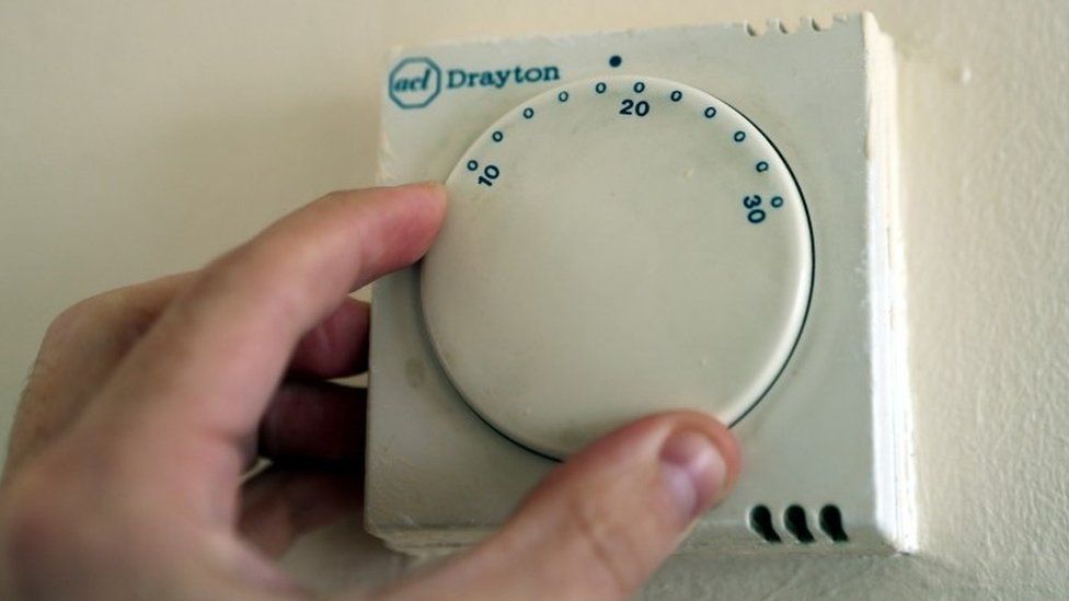 Gas central heating thermostat
