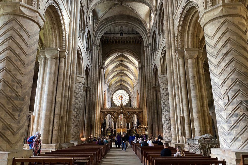 Queen Elizabeth II: Durham Cathedral Opens Book Of Condolence - BBC News