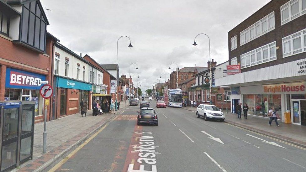 Gunman 'blasted' victim in head in busy Southport street - BBC News