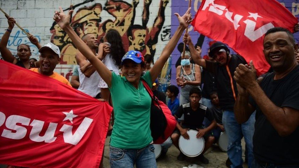 Supporters of Venezuela's President Nicolas Maduro in Caracas 22 April 2017