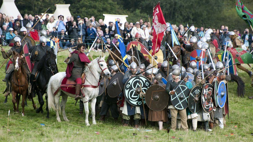 Battle Of Hastings Recreated By Hundreds Of Re-enactors - BBC News