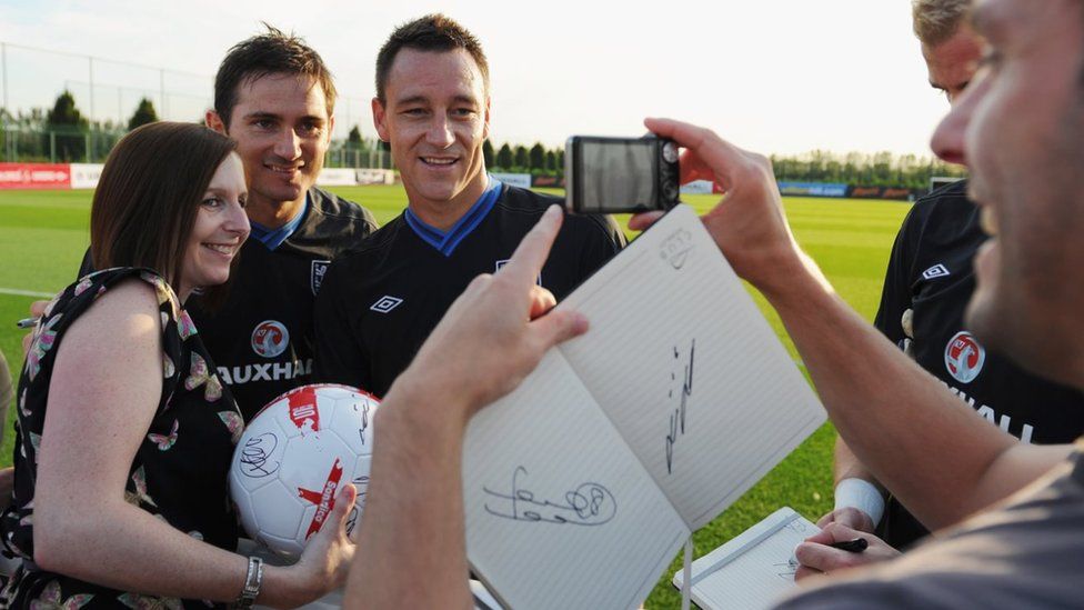 John terry and Frank Lampard with fans
